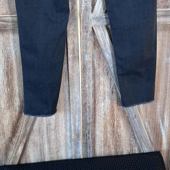 AG Adriano Goldschmied The Farrah Raw Hem High Rise Skinny Jeans in Grey Mist - Picture 9 of 9